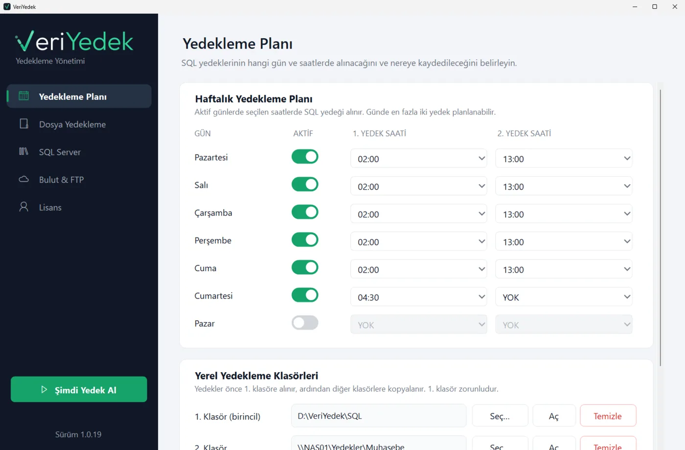 VeriYedek masaüstü uygulaması: haftalık yedekleme planı, her gün için iki yedek saati ve yerel yedekleme klasörleri