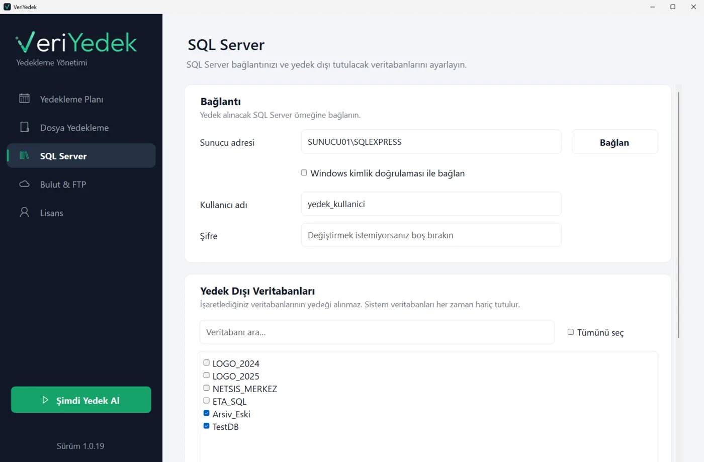 VeriYedek uygulaması – SQL Server ekranı: Bağlanın, yedek dışı tutulacak veritabanlarını ve saklama süresini seçin.